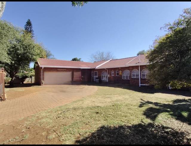 4 BEDROOM HOUSE FOR SALE IN THE ORCHARDS